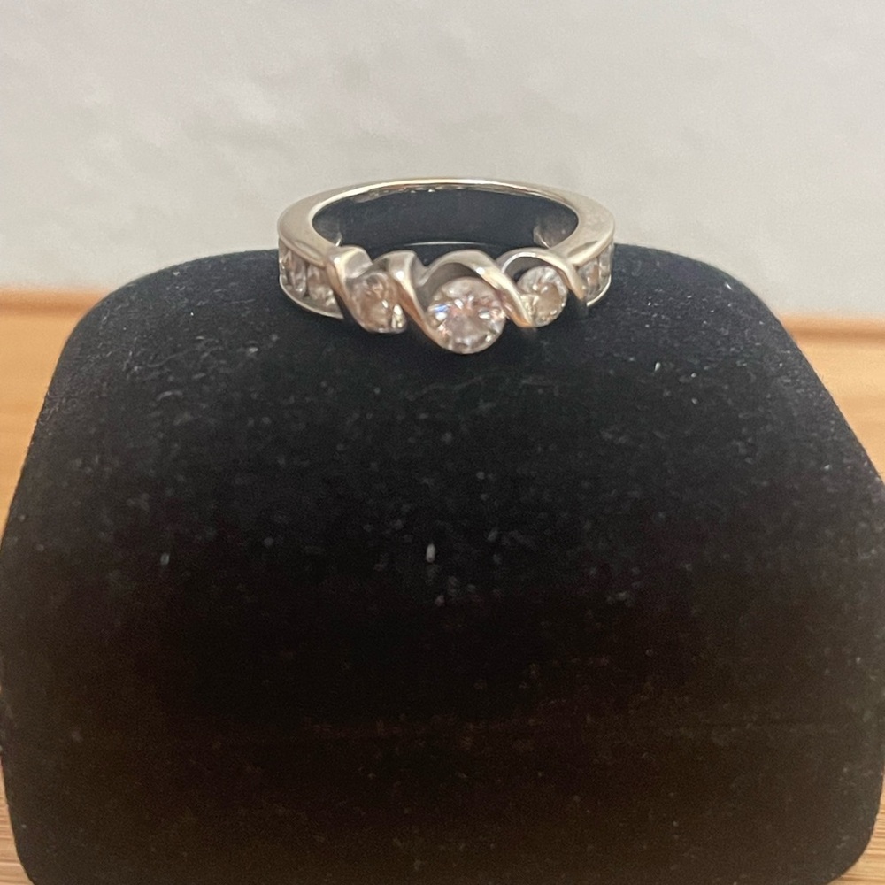 9 diamond wedding ring. Gorgeous.